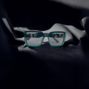Polarized Green Frame
