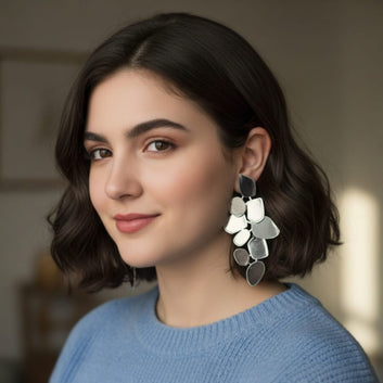 Vintage Flower Petals Earings Golden